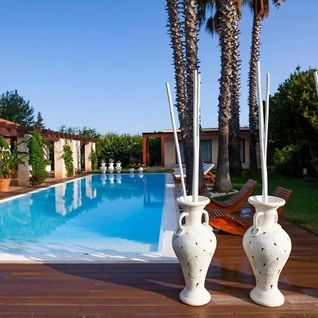 Spaziosa Villa Con Piscina E Giardino, Polignano A Mare Exterior photo